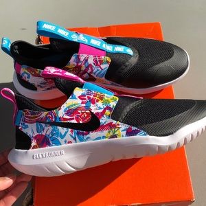 Nike Flex Runner Fable (GS) 7Y (Women’s 8.5)